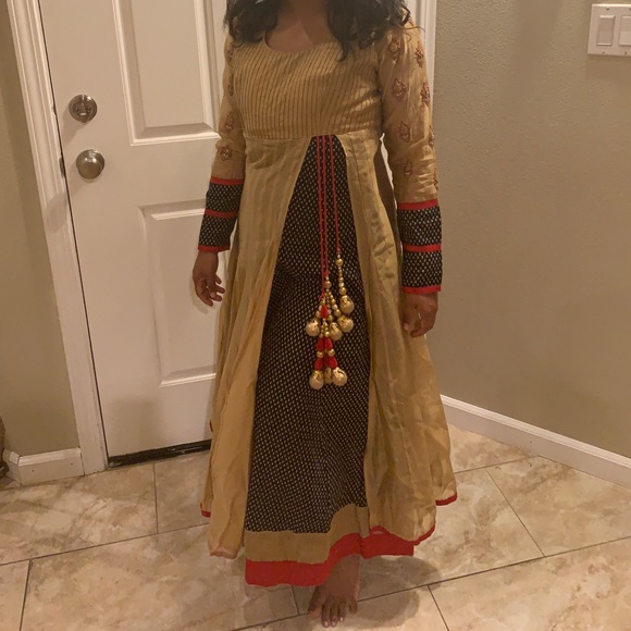 Long dress or anarkali - Picture 10 of 14